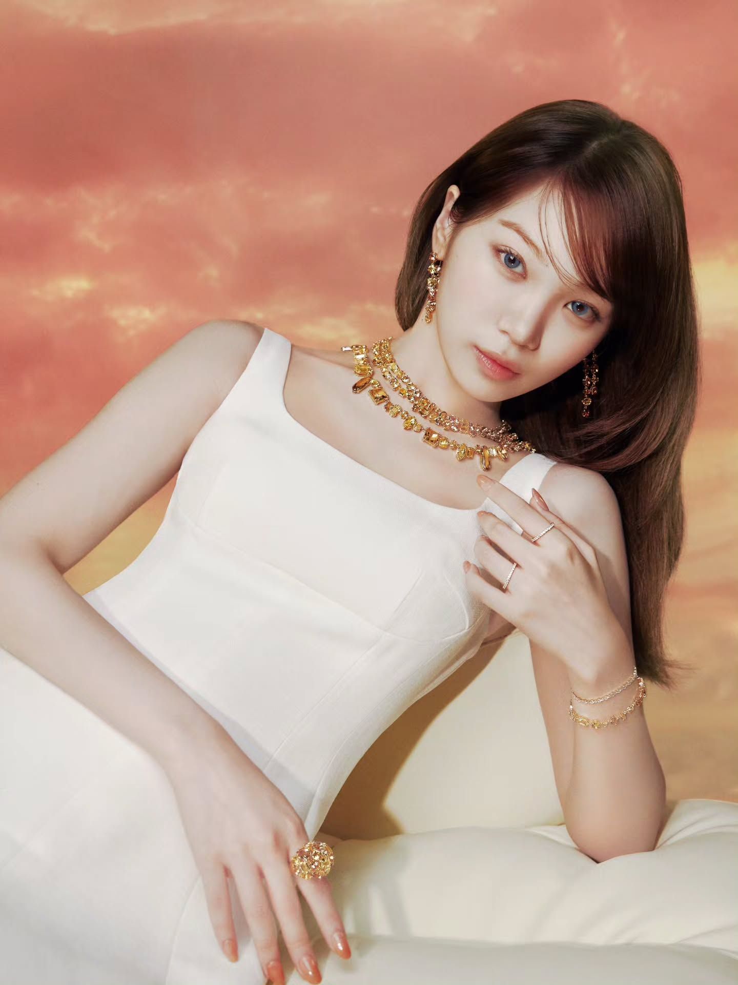 채원_르세라핌 - 고화질 K-POP 배경화면